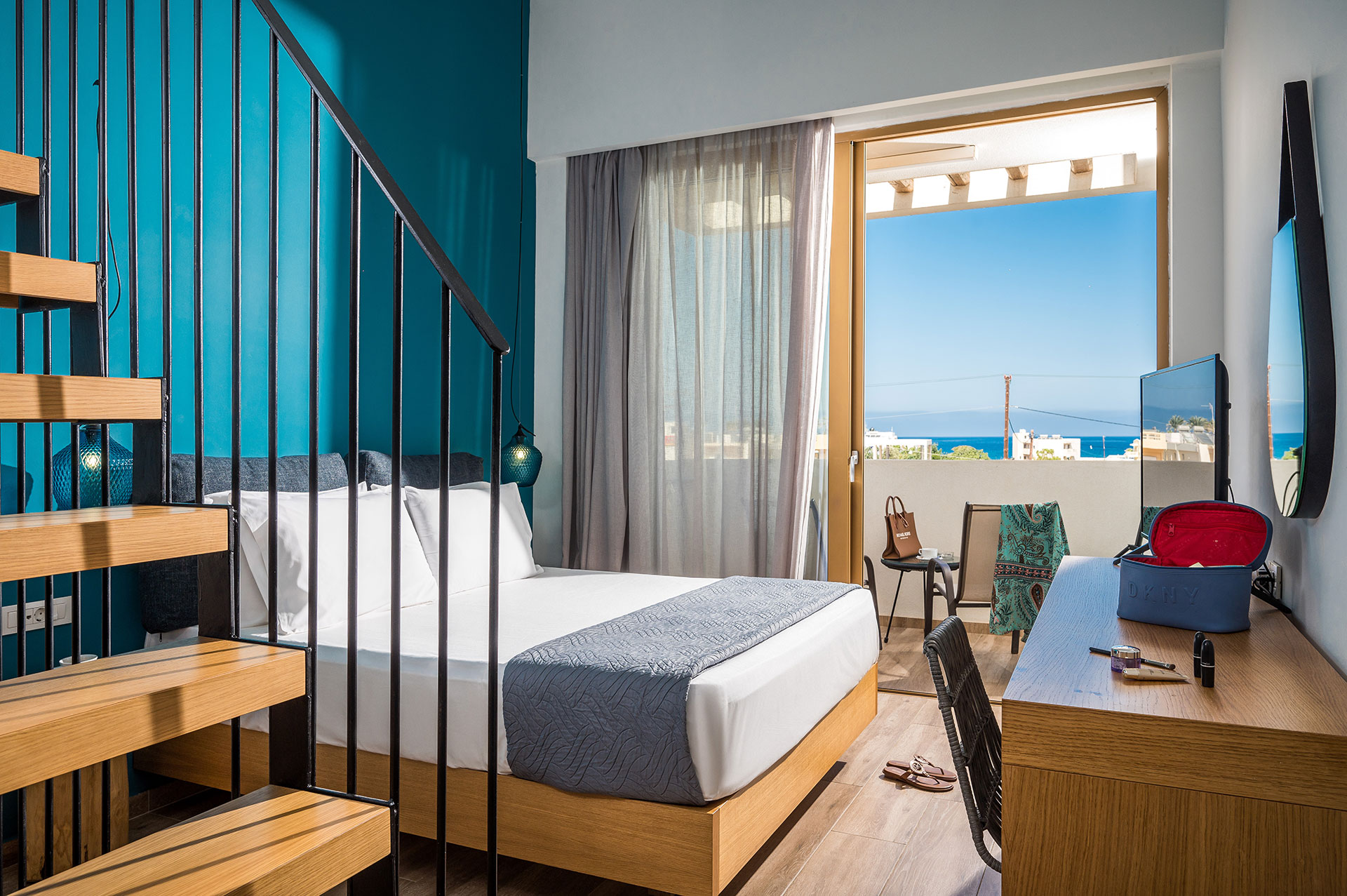 SUPERIOR JUNIOR SUITES (SPLIT LEVEL) WITH PRIVATE POOL